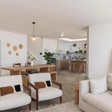 Islander - Seaside Villa